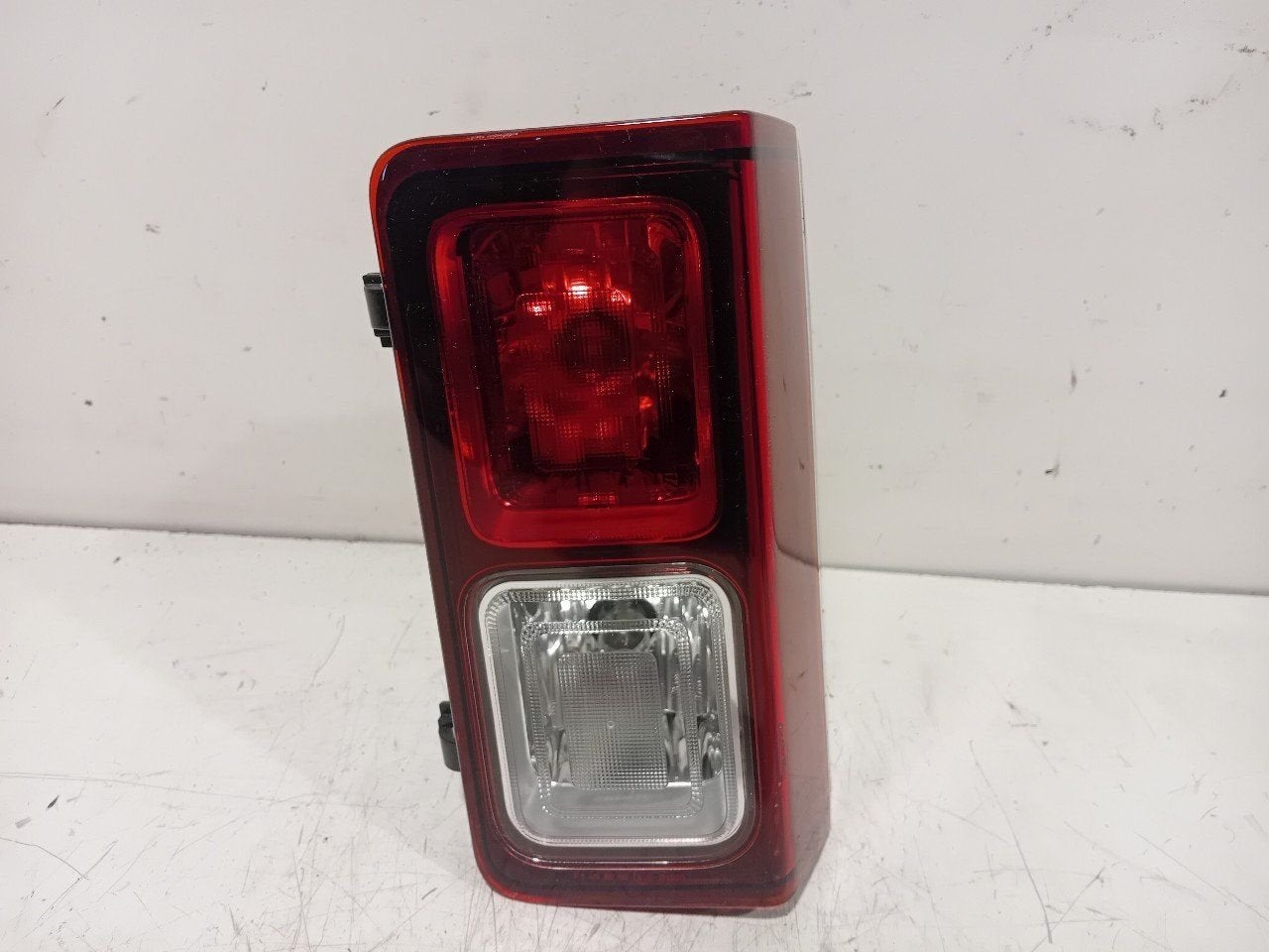 Achteruitrijlicht Renault Trafic, Onderdelen@venauto.nl, Van der Ven Autorecycling B.V., Gebruikt, Ettenseweg 76, 4706 PB Roosendaal, The Netherlands