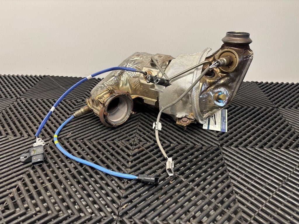 CATALYSEUR Renault Clio V (RJAB) (01-2019/-) (|208A05597R|), Renault, Utilisé, Peter-Huppertz-Straße 5
51063  Köln, DE, Dialog.deutschland@renault.de