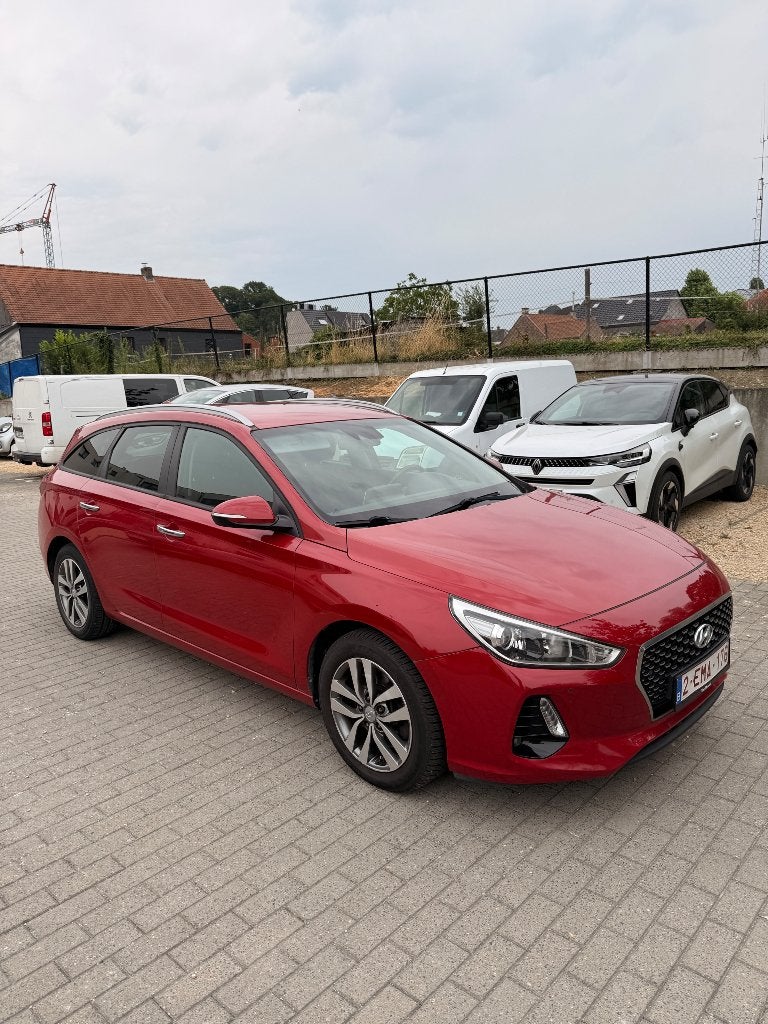 Hyundai i30 break, Rouge, Achat, Euro 6, Boîte manuelle