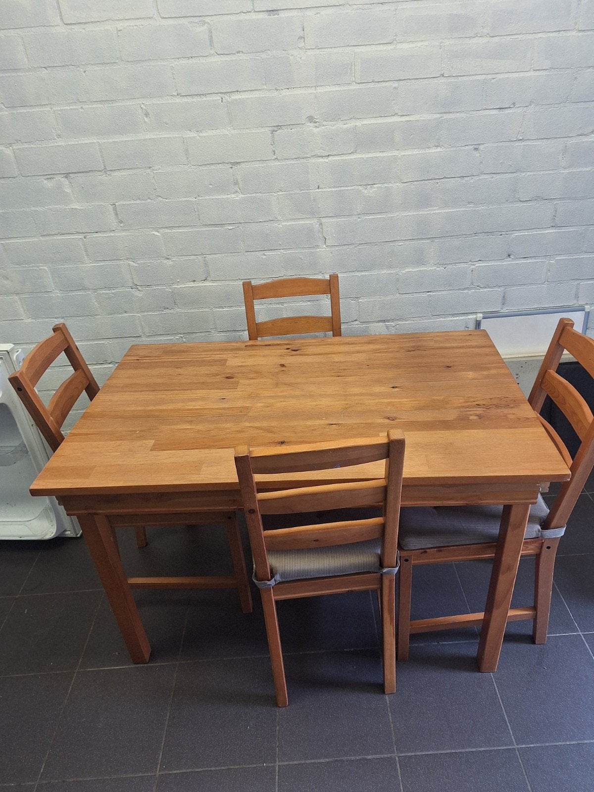 Houten eettafel met 4 stoelen, Ophalen