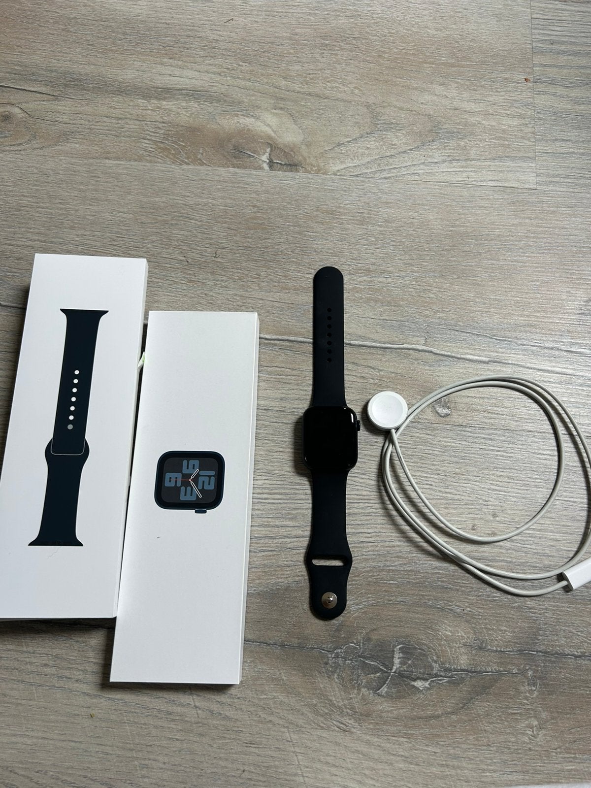 Apple watch SE (2de generatie) 44 mm, Handtassen en Accessoires, Smartwatches, Ophalen of Verzenden, Zo goed als nieuw