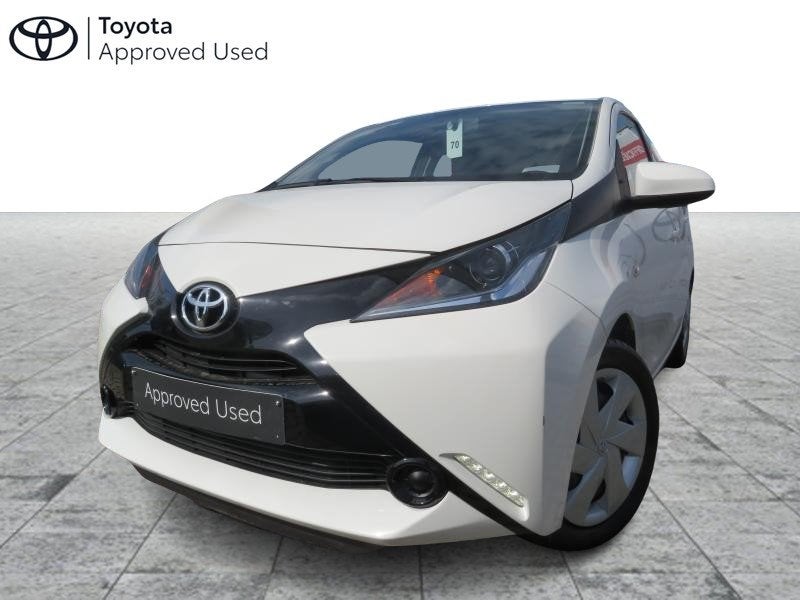Toyota Aygo x-play, 0 pk, 0 kW, Wit, Handgeschakeld