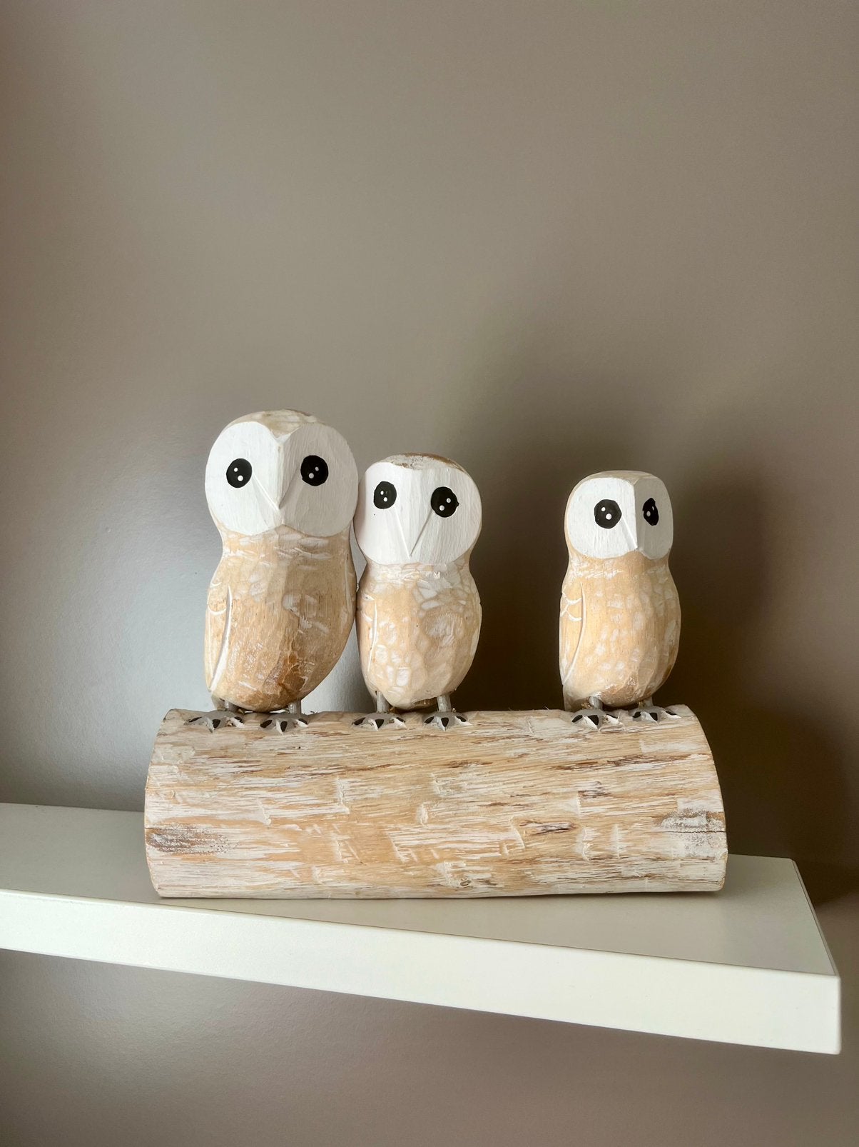 À vendre 3 hiboux sur un tronc en bois, Enlèvement, Comme neuf