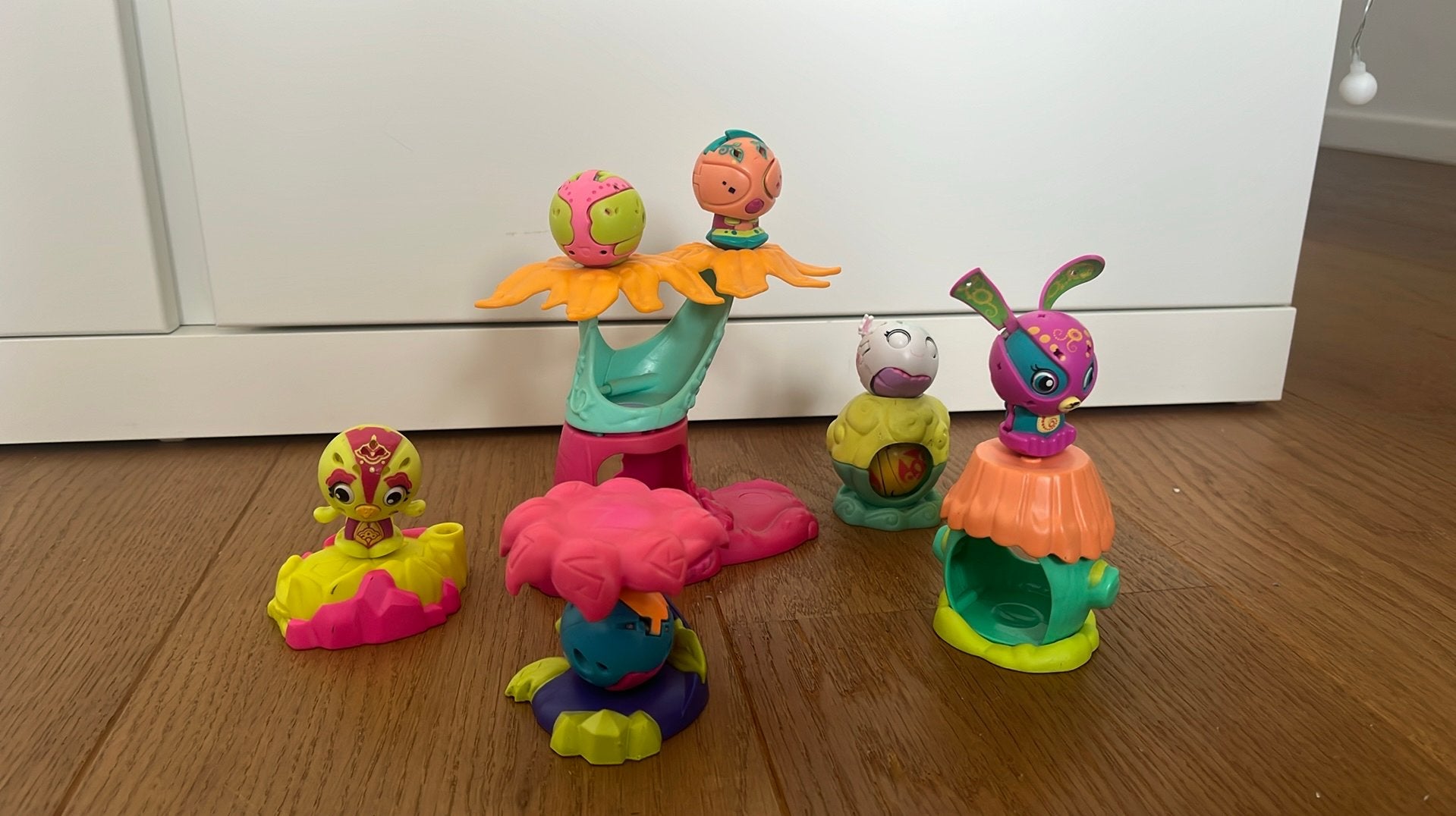 Collection complete 7 Zoobles +4 support Happitats, Divers, Enlèvement ou Envoi, Comme neuf