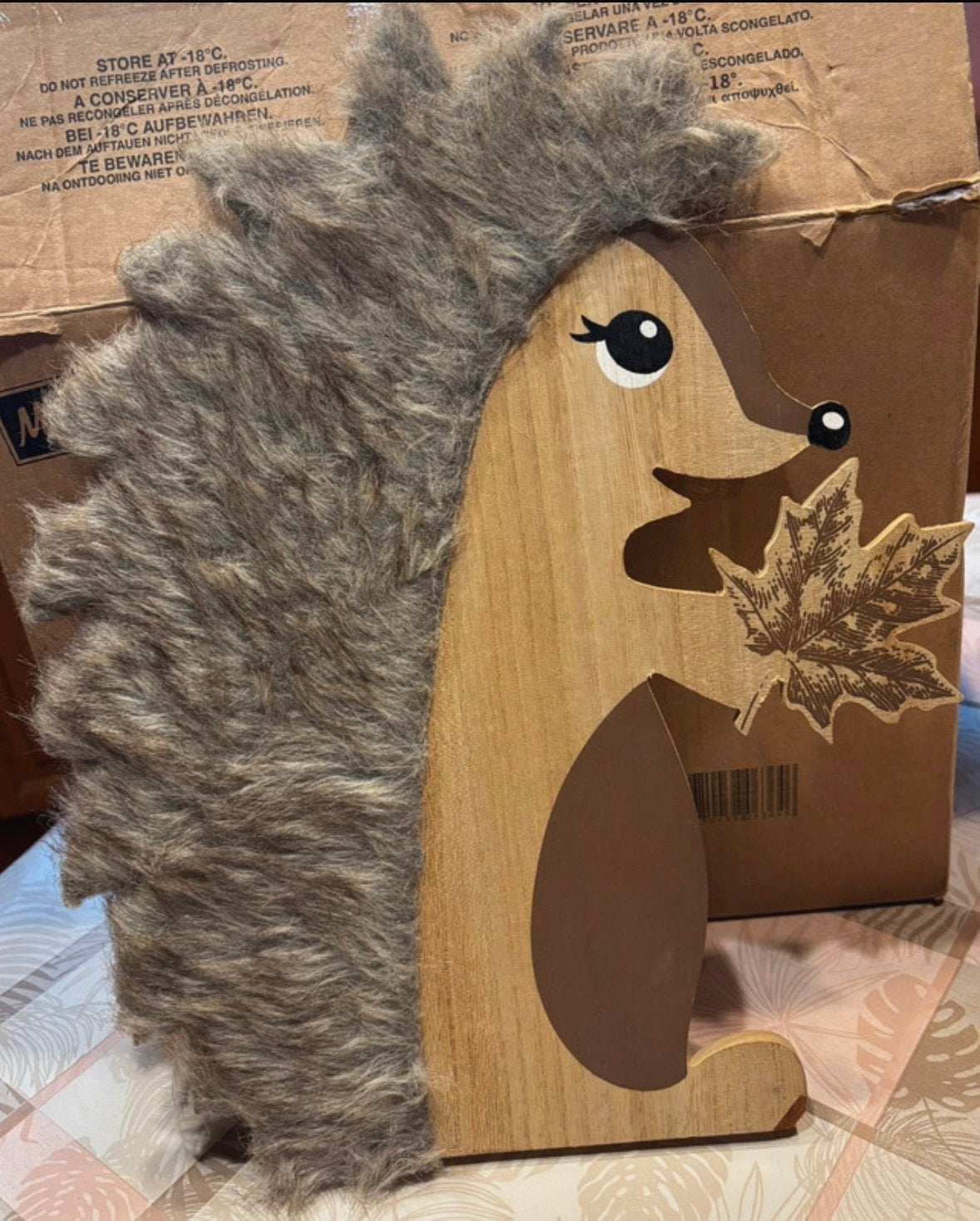 Grote houten decoratieve egel met pluche 43/34 cm., Ophalen of Verzenden, Zo goed als nieuw, Dier