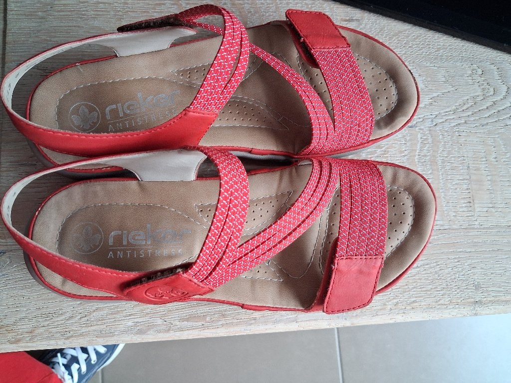 sandalen rood  m  38, Ophalen, Sandalen of Muiltjes, Zo goed als nieuw, Rood