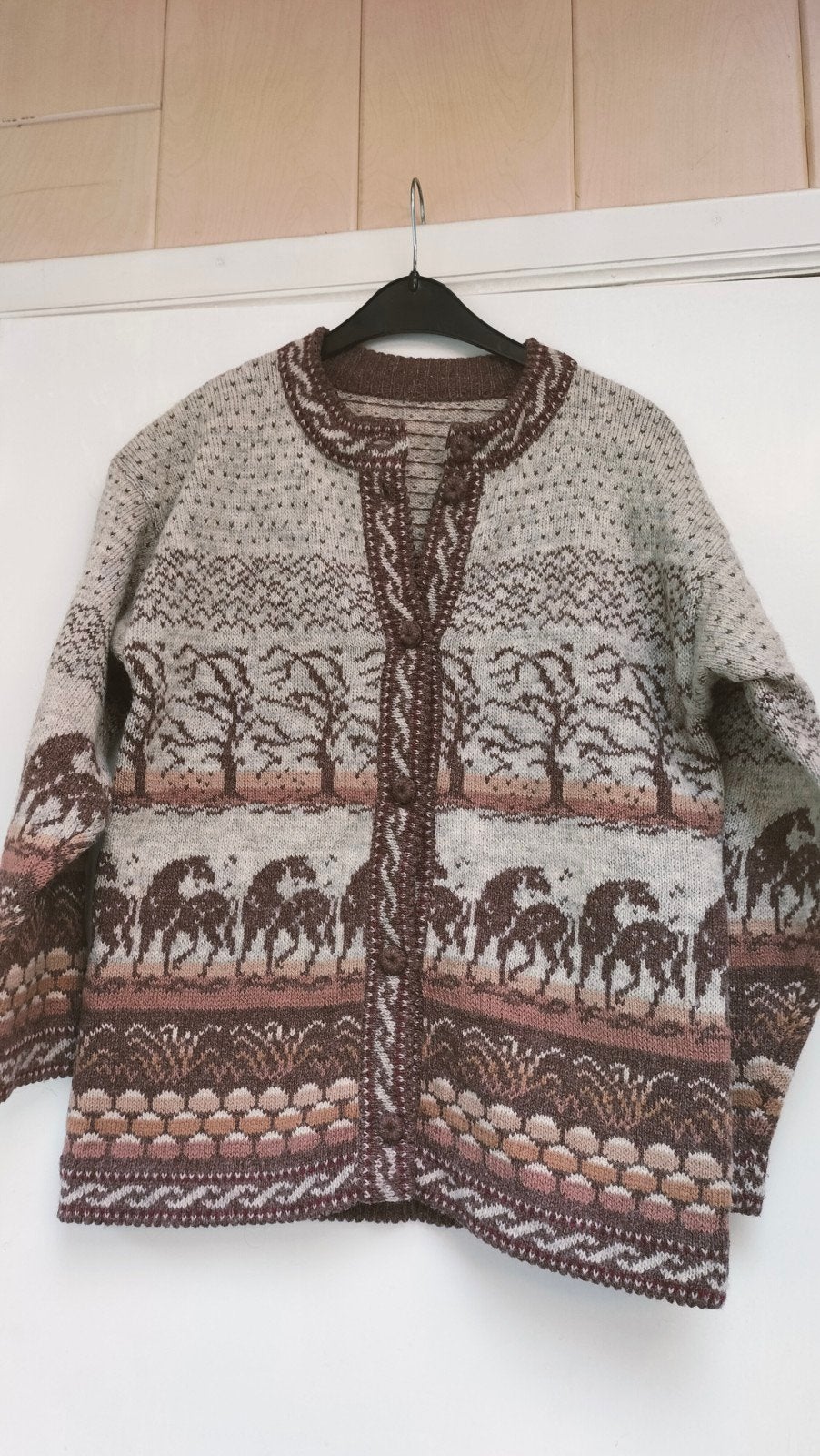 Mooie Noorse wollen vest in beige tinten 42, Ophalen of Verzenden, Beige