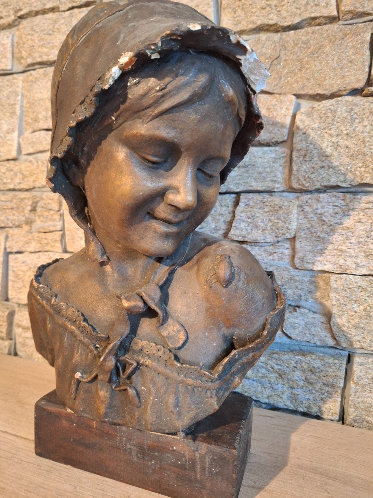 Buste ancien jeune fille au chapeau – 6,4 kg, Enlèvement