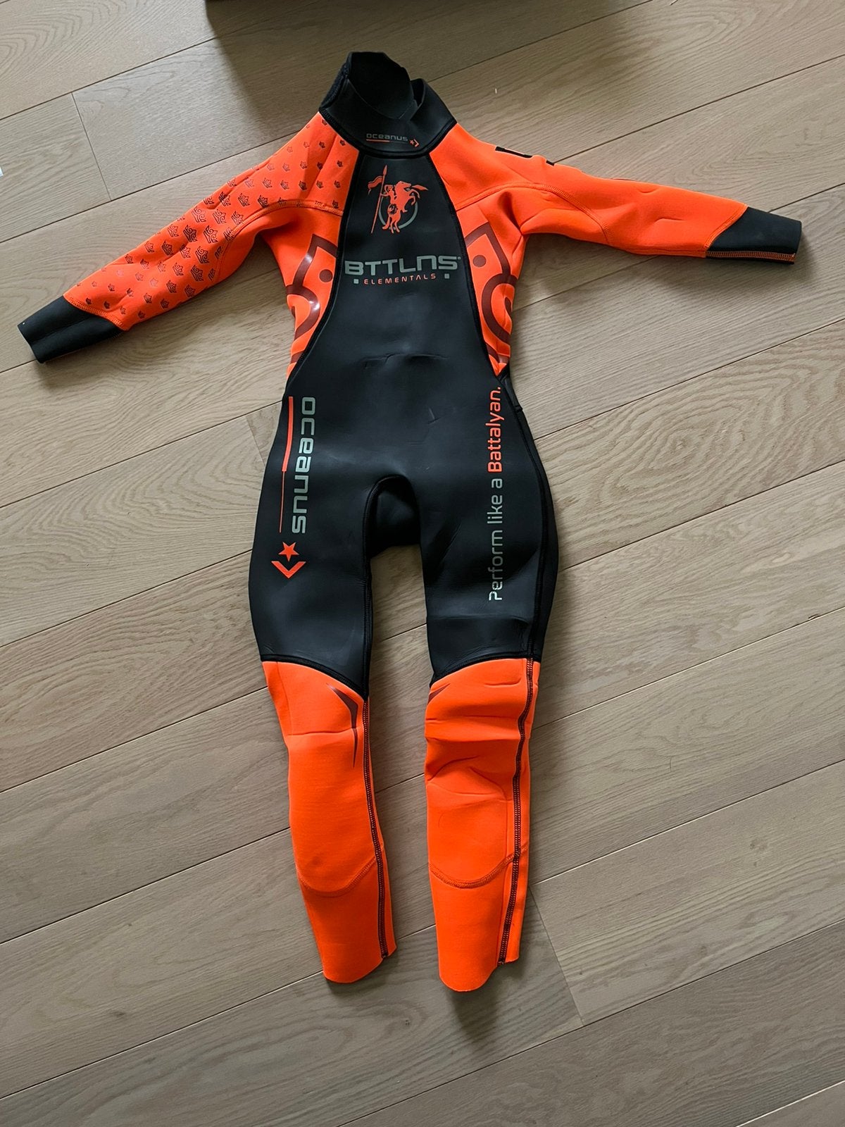 Wetsuit kind BTTLNS oceanus 1.0 unisex 8, Watersport en Boten, Watersportkleding, Ophalen, Nieuw, Kind, Wetsuit