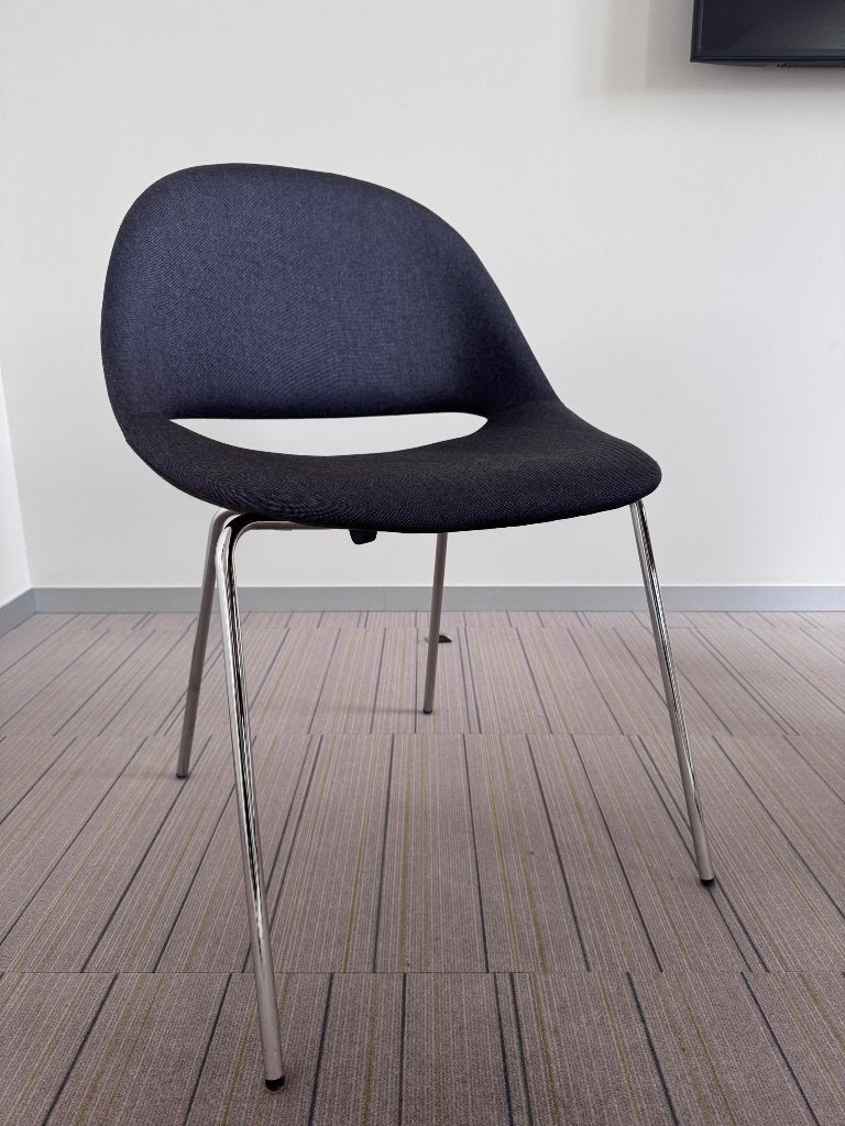 SL58 design stoel by Léon Stynen, Ophalen, Zo goed als nieuw, Stof, Vijf, Zes of meer stoelen