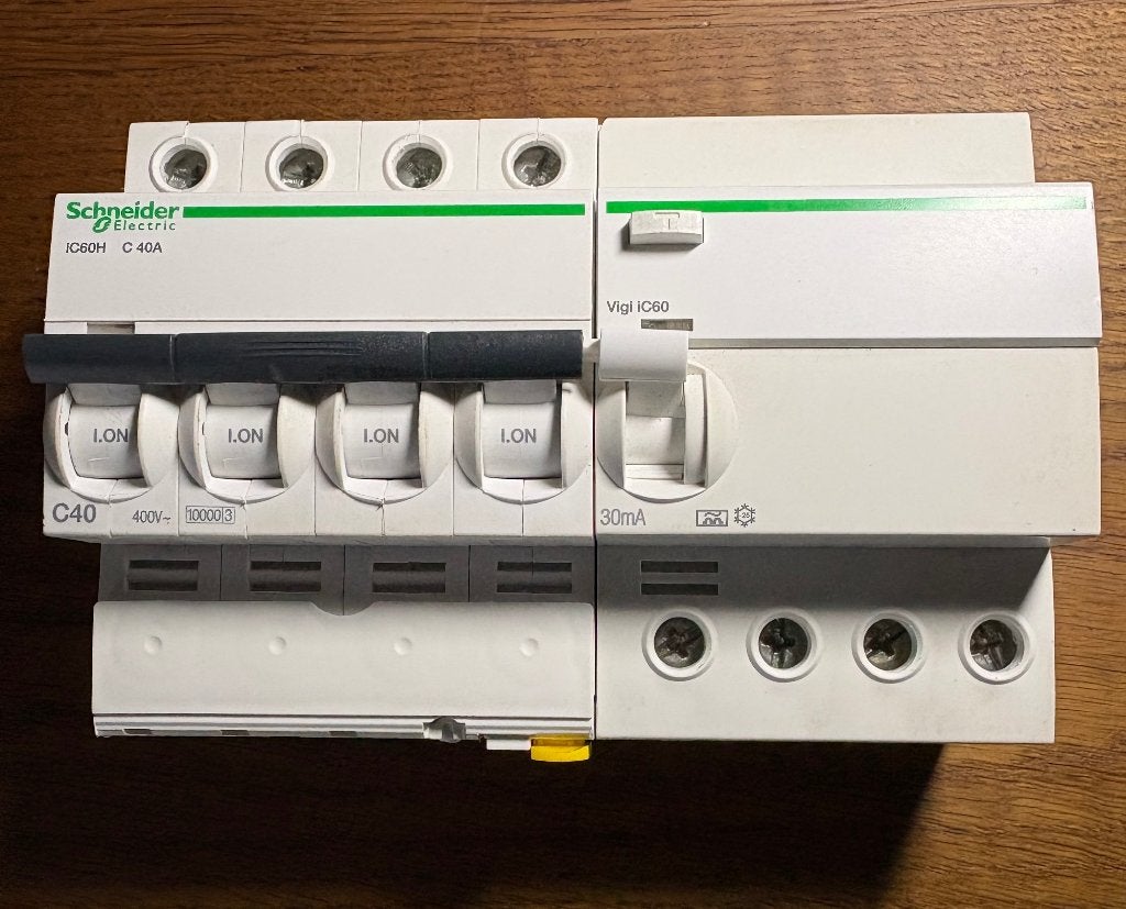 schneider, Bricolage & Construction, Électricité & Câbles, Enlèvement, Neuf, Schneider Electric, Disjoncteur différentiel
