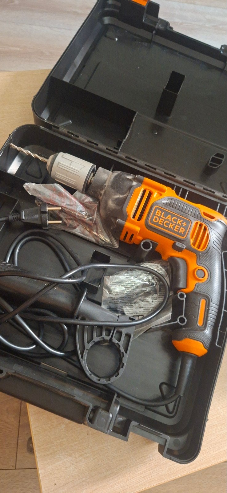 Black + decker boormachine, Ophalen, Zo goed als nieuw, 600 watt of meer, Boormachine