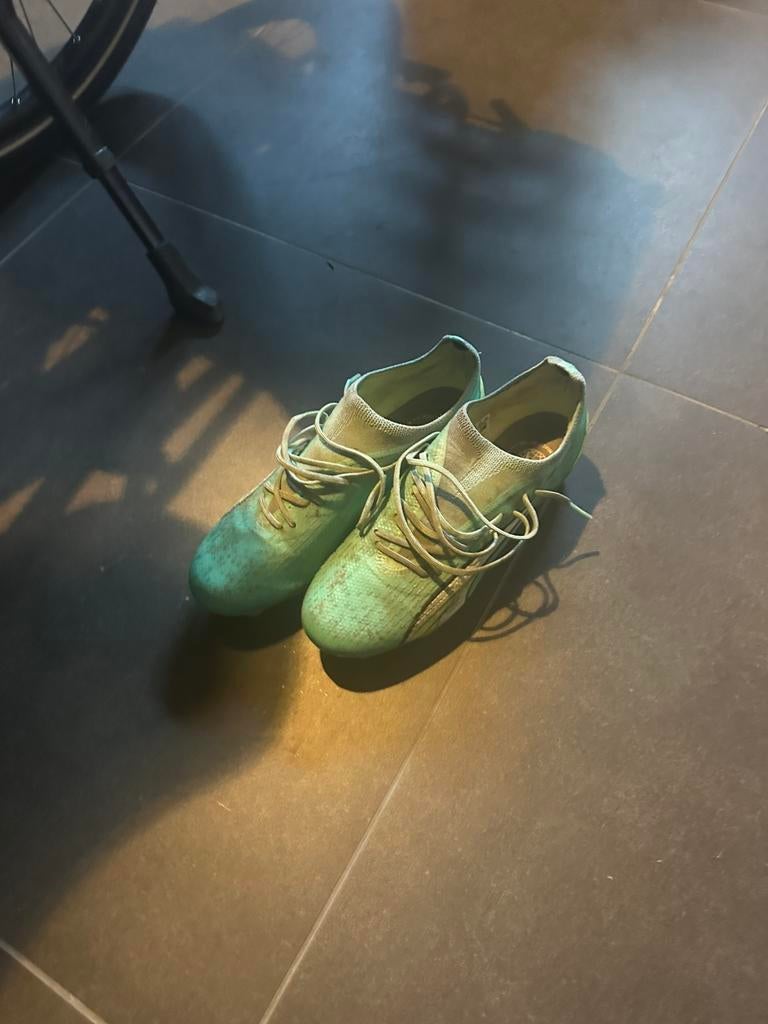 Puma ultra voetbalschoenen, Sport en Fitness, Voetbal, Ophalen of Verzenden, Zo goed als nieuw