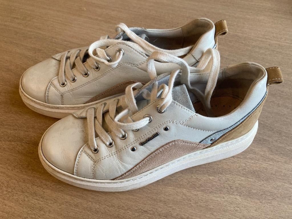 Lage schoenen - Nero Giardini - maat 36, Ophalen of Verzenden, Sneakers, Nero giardini, Gedragen