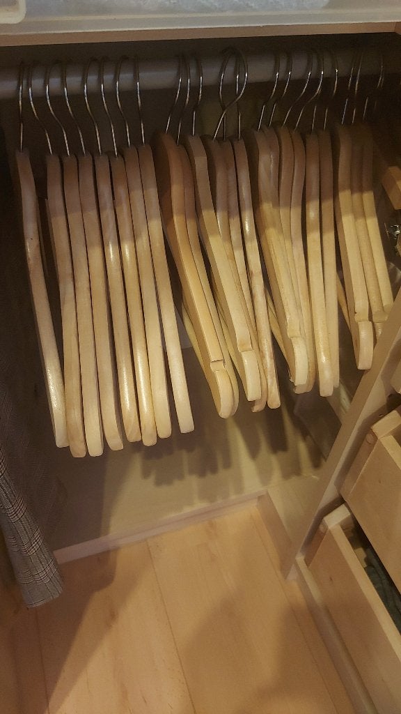 lot de  20 ceintres en bois, Enlèvement, Comme neuf, Bois, Enfants et Adultes