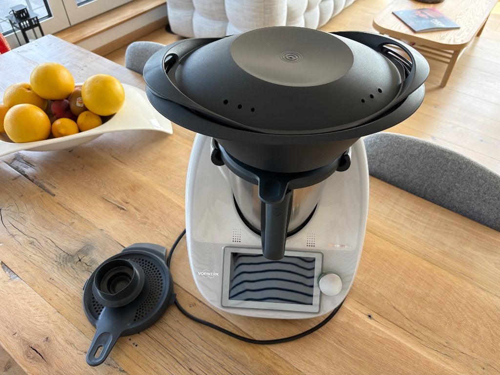 Thermomix TM6 - Mijn trouwe metgezel, nu gratis, Elektronische apparatuur, 2 tot 3 liter, Ophalen, Gebruikt, Vaatwasserbestendig