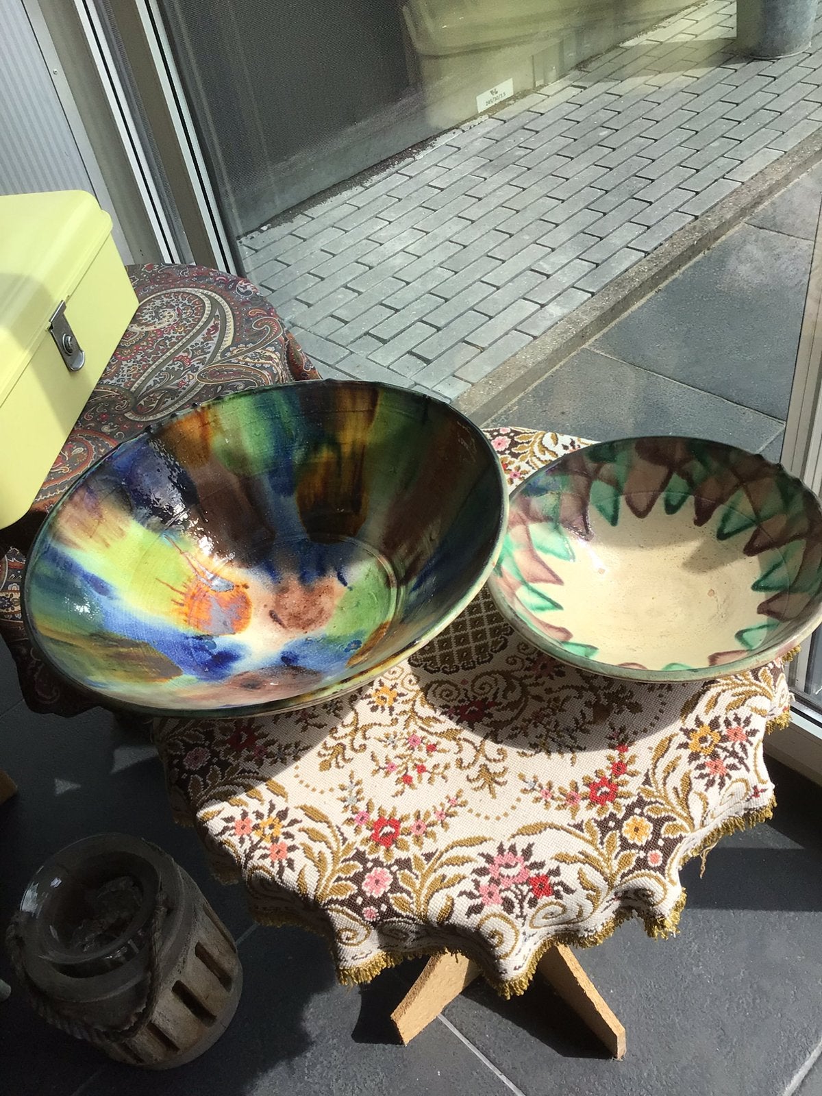 Twee schalen in keramiek prachtig kleuren, Ophalen of Verzenden
