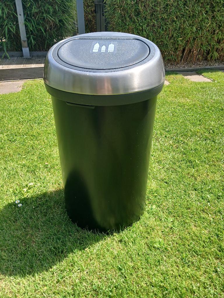 Vuilbak zwart, Huis en Inrichting, Ophalen, Gebruikt, 40 liter of meer, Metaal