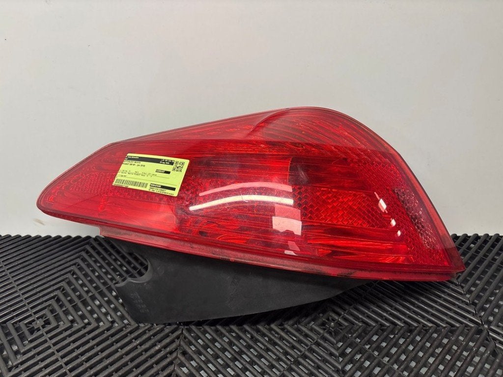 FEU ARRIÈRE DROIT Peugeot 308 (4A / C) (|9680425680|), Kontakt-peugeot@peugeot.com, Utilisé, Peugeot Deutschland GmbH, Bahnhofsplatz
65423  Rüsselsheim, DE
