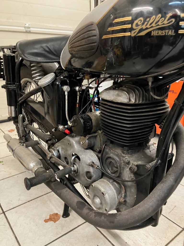 gillet 500, Motos