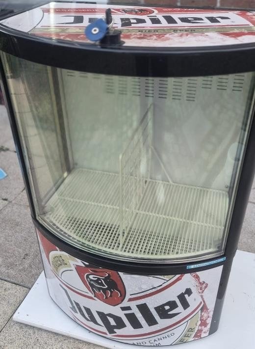 Glacière Jupiler, Enlèvement