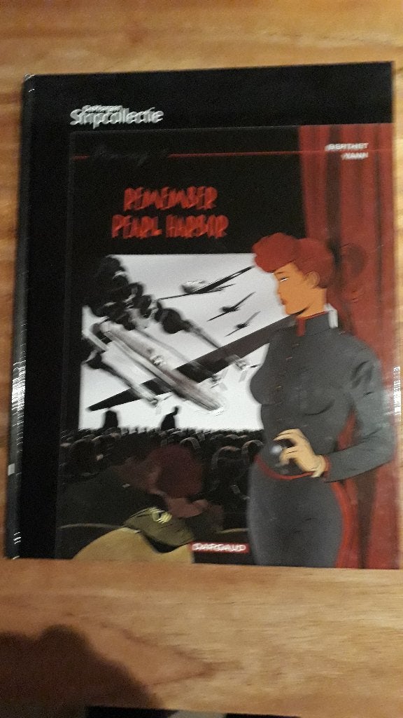 pin-up 1: remember Pearl Harbor (HC), Eén stripboek, Ophalen of Verzenden, Zo goed als nieuw