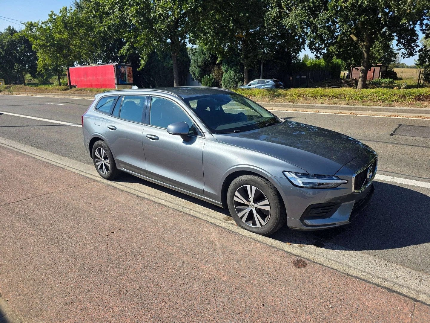 Volvo V60 V60 2.0 D3 Momentum Core Geartronic AUT IN ZEER GO, Autos, Argent ou Gris, Achat, Entreprise, Noir