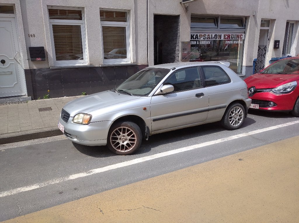 Suzuki Baleno 1.3i - bj 2000 - 169.900km - €350, Autos, Suzuki, Argent ou Gris, Achat, 1298 cm³, 63 kW