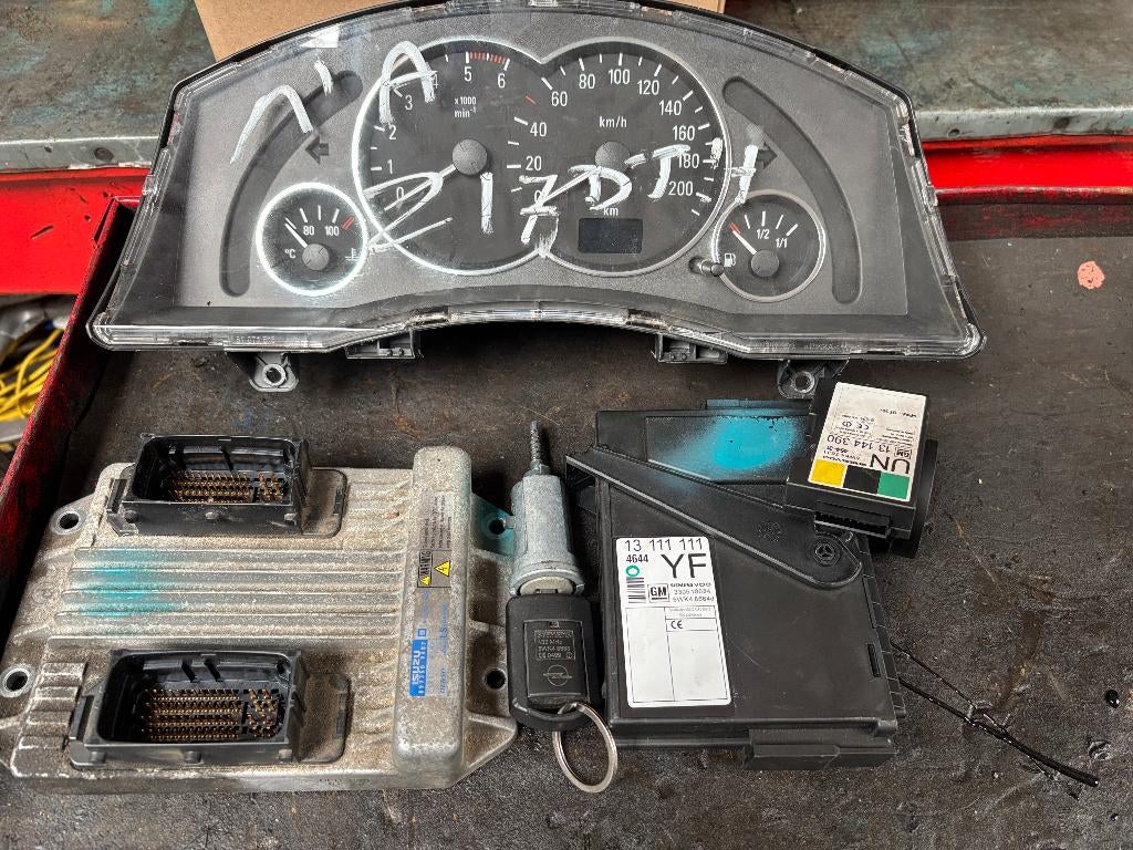 KIT DE DEMARRAGE OPEL MERIVA A 1700 TURBO DIESEL TRANSPONDEU, Autos : Pièces & Accessoires, RUE BRIGADE PIRON 307, Enlèvement