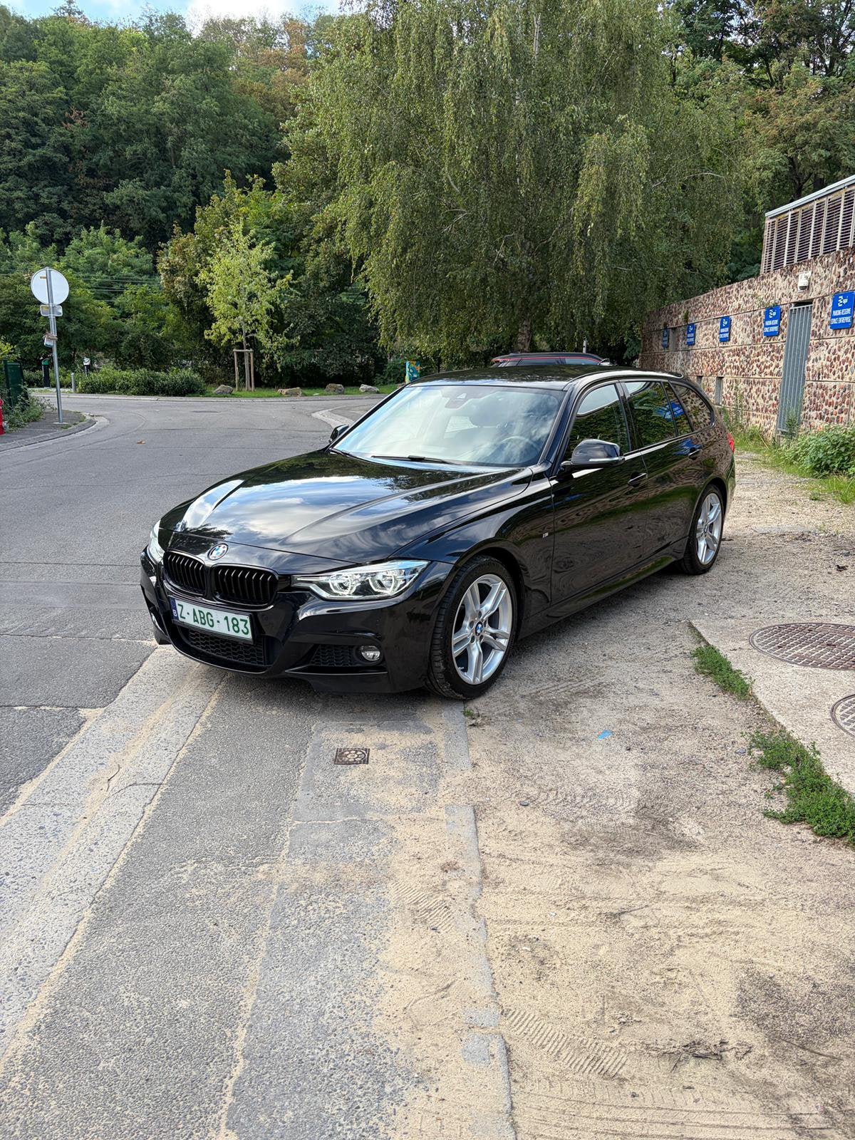 BMW 318i TOURING LCI – 1.5 ESSENCE – PACK M SPORT, Achterwielaandrijving, Alcantara, Zwart, 5 deurs