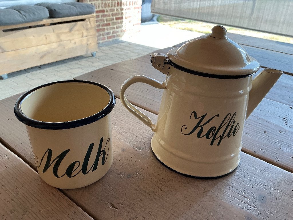 Emaille koffiepot + Beker (melk), Ophalen
