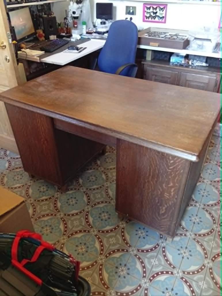 Bureau à donner, Maison & Meubles, Autres types, 138 cm, Avec tiroirs, Enlèvement