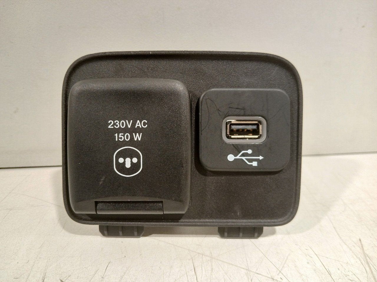 Aux poort Jeep Compass, Jeep, Onderdelen@venauto.nl, Van der Ven Autorecycling B.V., Gebruikt