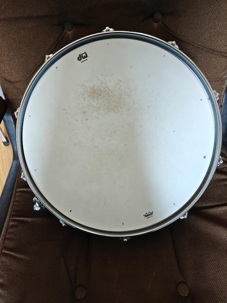 DW Snare Drum in Satin Banana Veneer 5.5x14, Musique & Instruments, Batteries & Percussions, Enlèvement, Utilisé, Autres marques