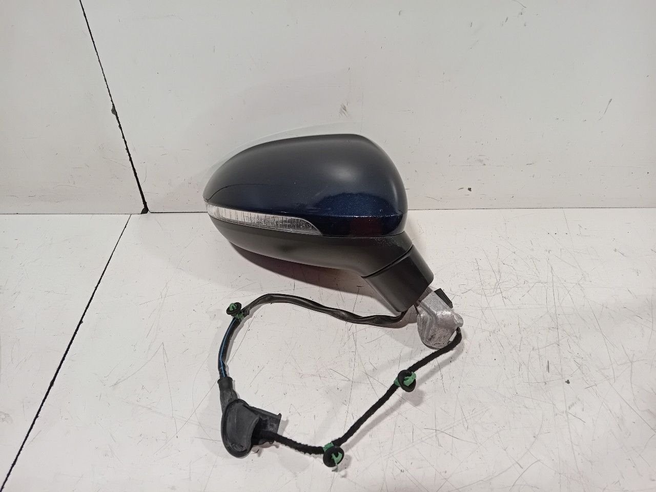Spiegel buiten rechts elektrisch Volkswagen Passat, Onderdelen@venauto.nl, Van der Ven Autorecycling B.V., Gebruikt, Ettenseweg 76, 4706 PB Roosendaal, The Netherlands