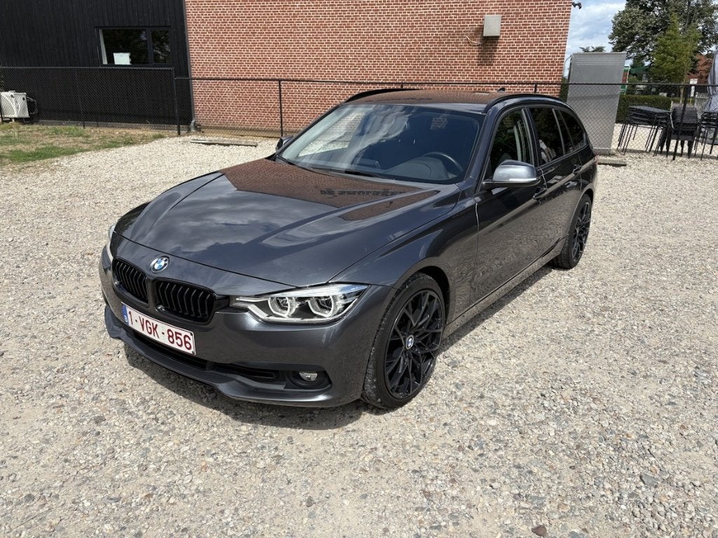 BMW 318d Touring Automatic 2017 — 133 500 km - 136 Cv, Autres couleurs, Noir, Automatique, Particulier