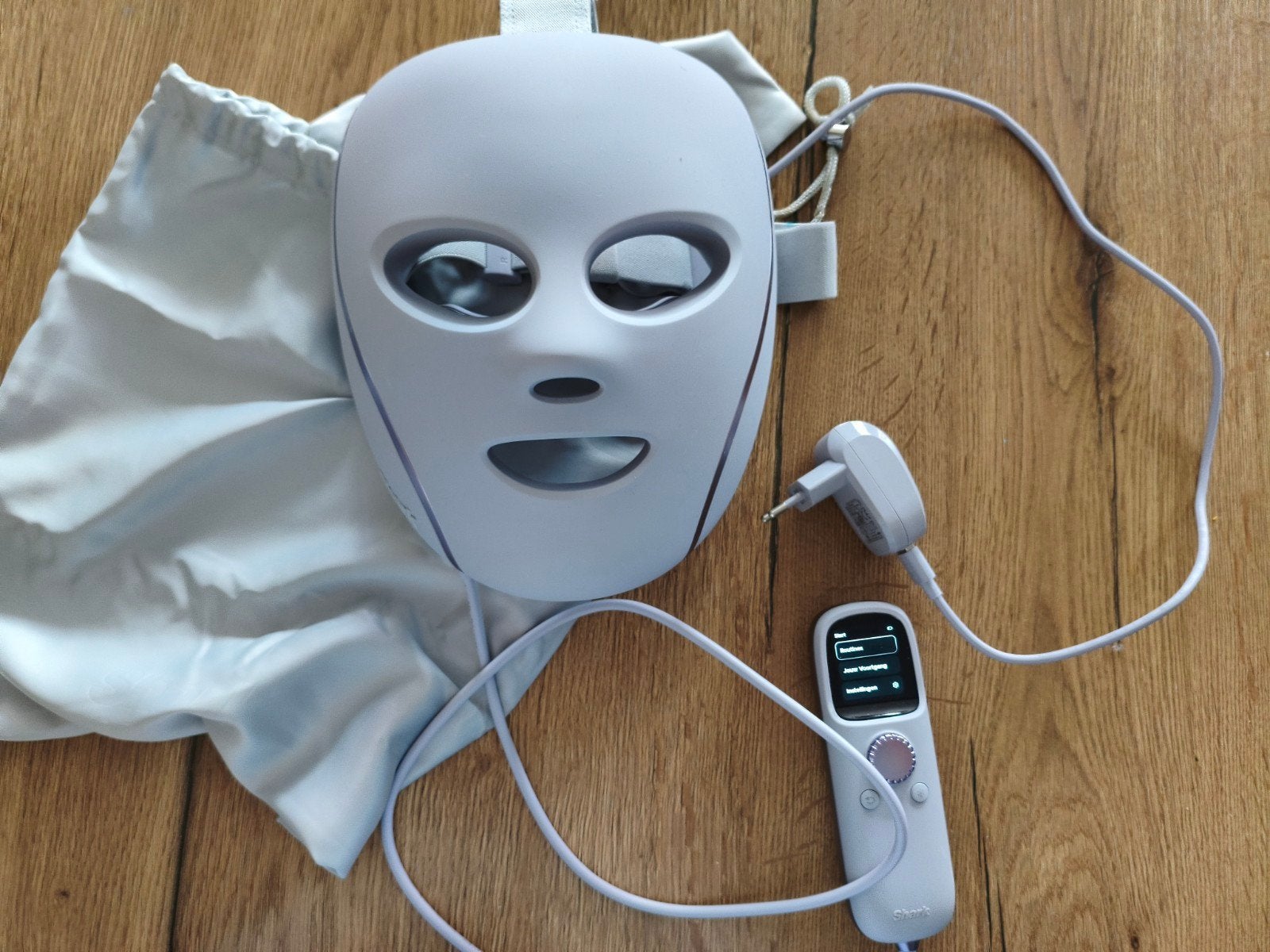 Cryoglow shark led masker, Enlèvement