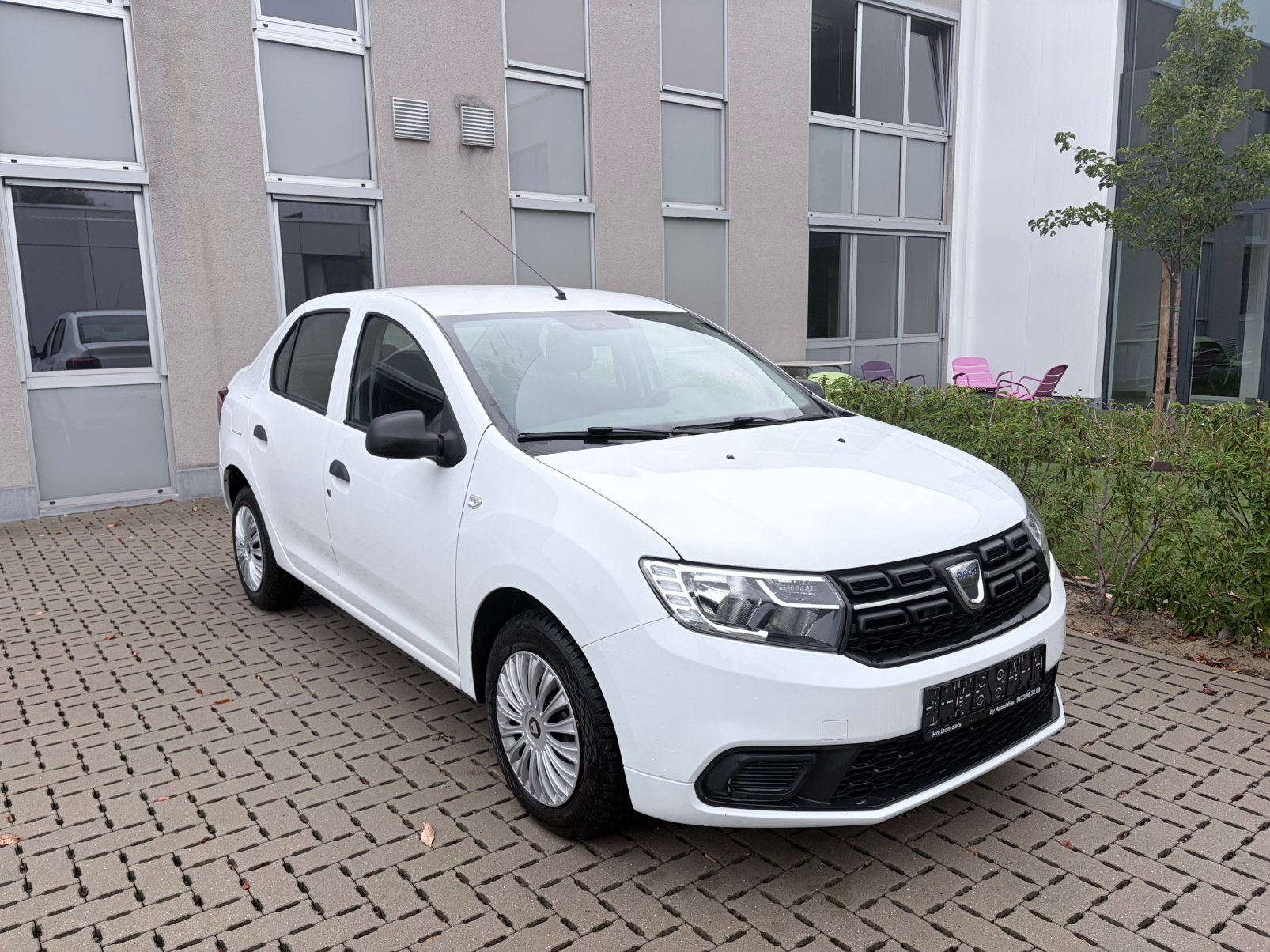 Dacia Logan 1.0 Benzine + Garantie, Auto's, Dealer onderhouden, Euro 6, Logan, 5 deurs