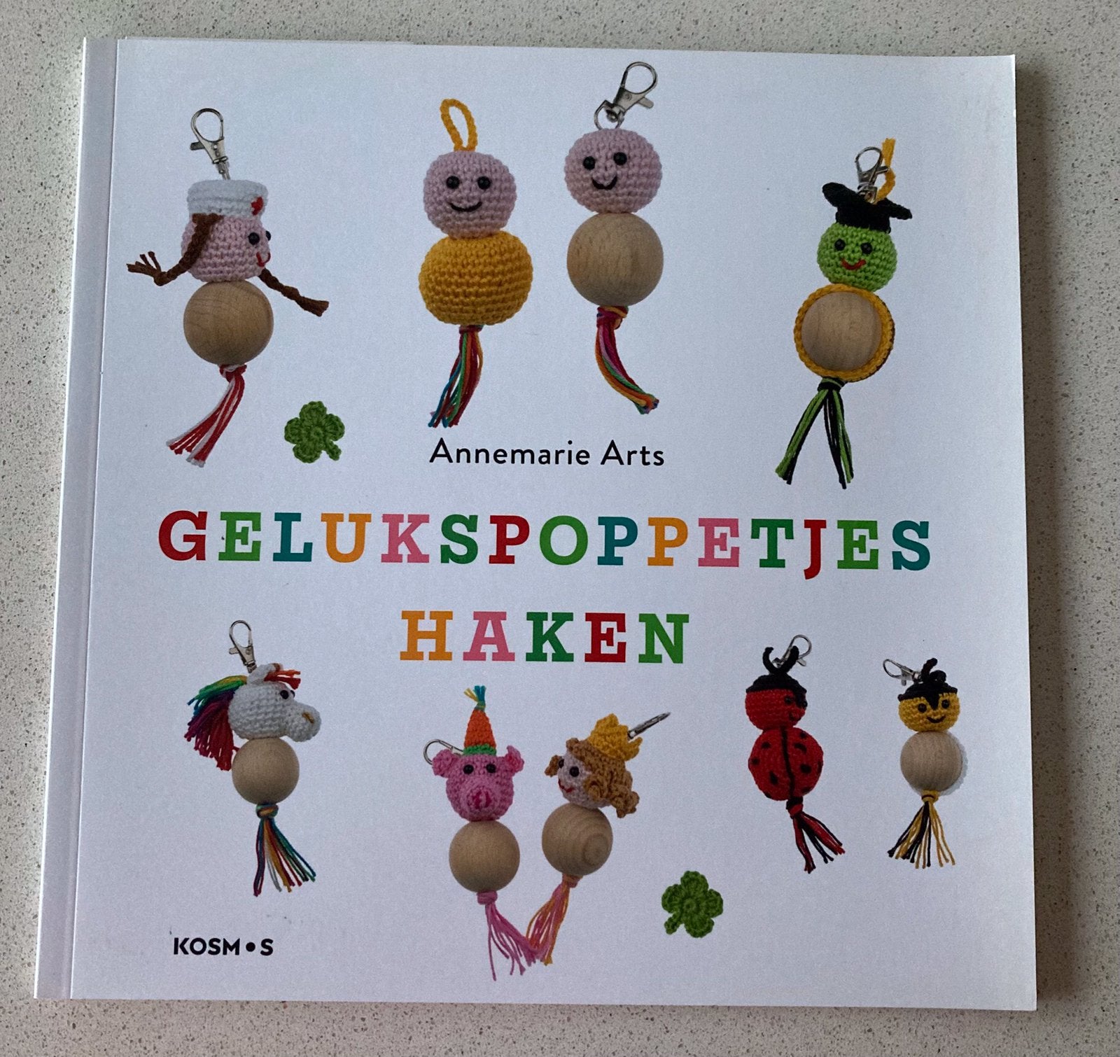 Annemarie Arts - Gelukspoppetjes haken, Boeken, Hobby en Vrije tijd, Ophalen of Verzenden