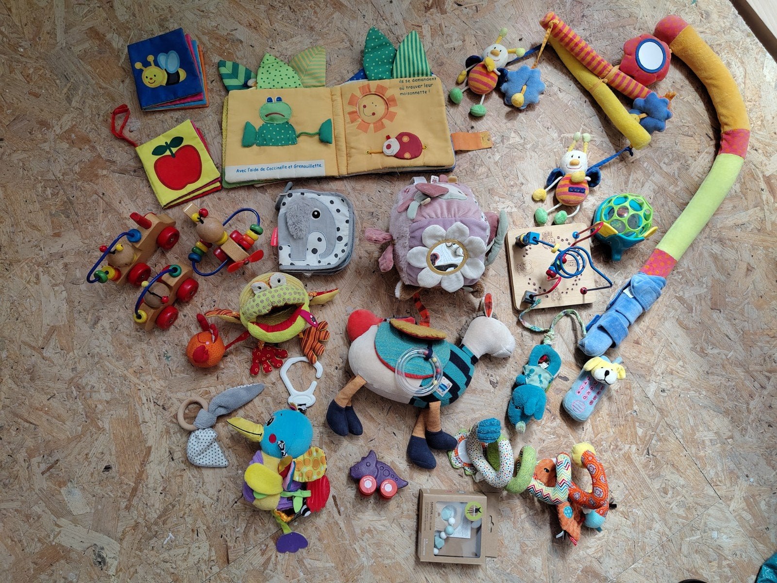 jouets premier âge bois et tissu, Ophalen, Gebruikt