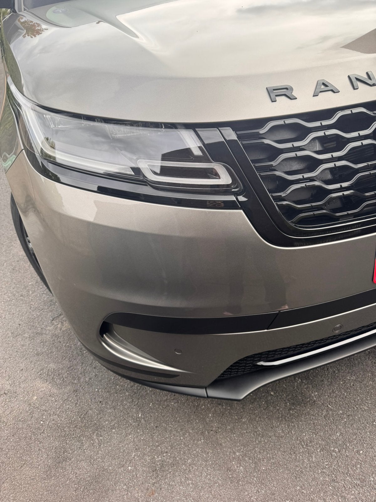 Range rover Velar P400e S silicon silver., Auto's, Automaat, 404 kW, Overige kleuren, Range Rover Velar