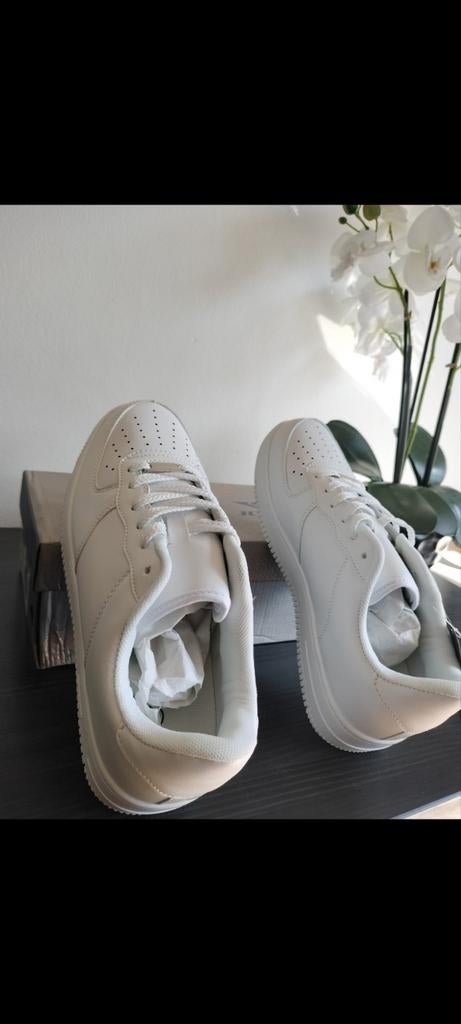 Chaussures cuir  neuf 43, Enlèvement