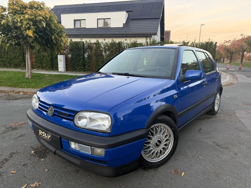 VOLKSWAGEN GOLF VR6 2.8/OLDTIMER/COLOR CONCEPT/SHOWROOM, Voorwielaandrijving, Zwart, 5 deurs, Onderhoudsboekje