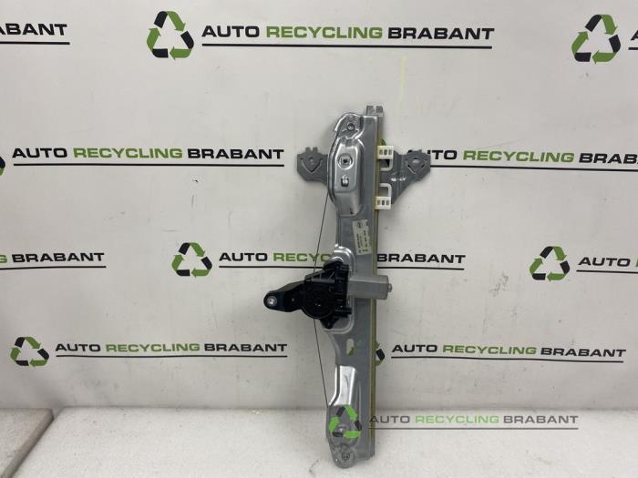 Mécanique vitre 4portes arrière droite d'un Nissan Qashqai, -, 3 mois de garantie, Utilisé, -