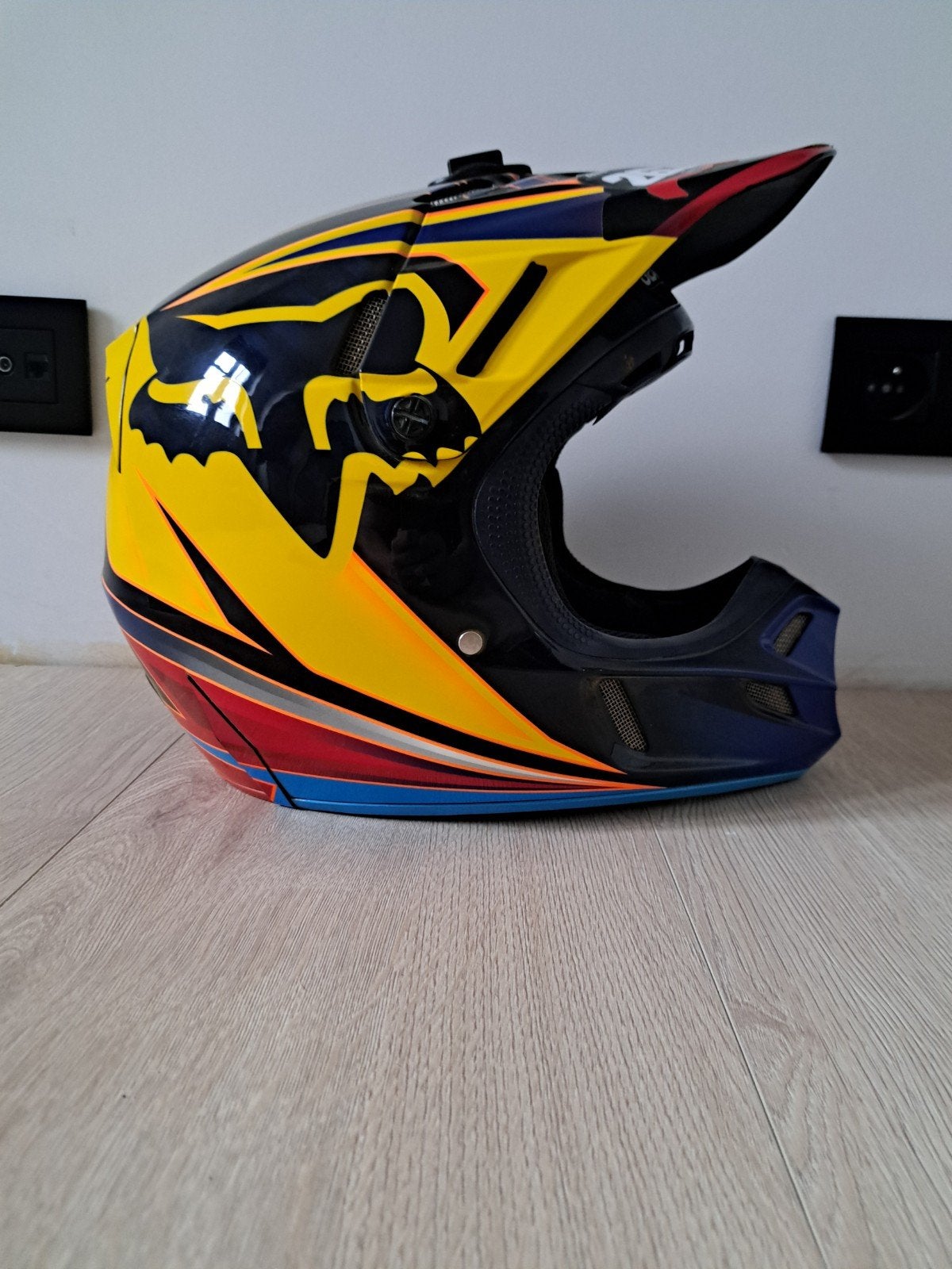Fox v4 carbon helm maat M, Ophalen, M