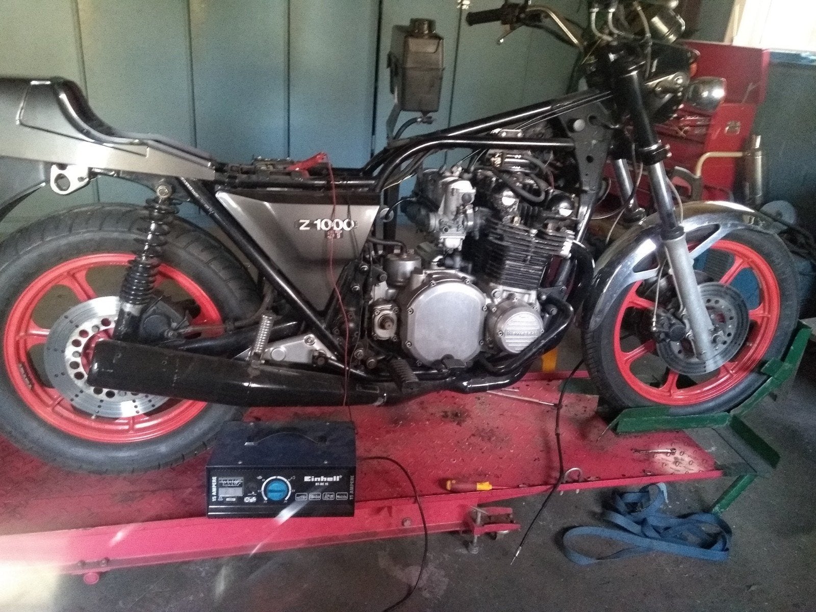 Ik zoek, Motoren, Ophalen