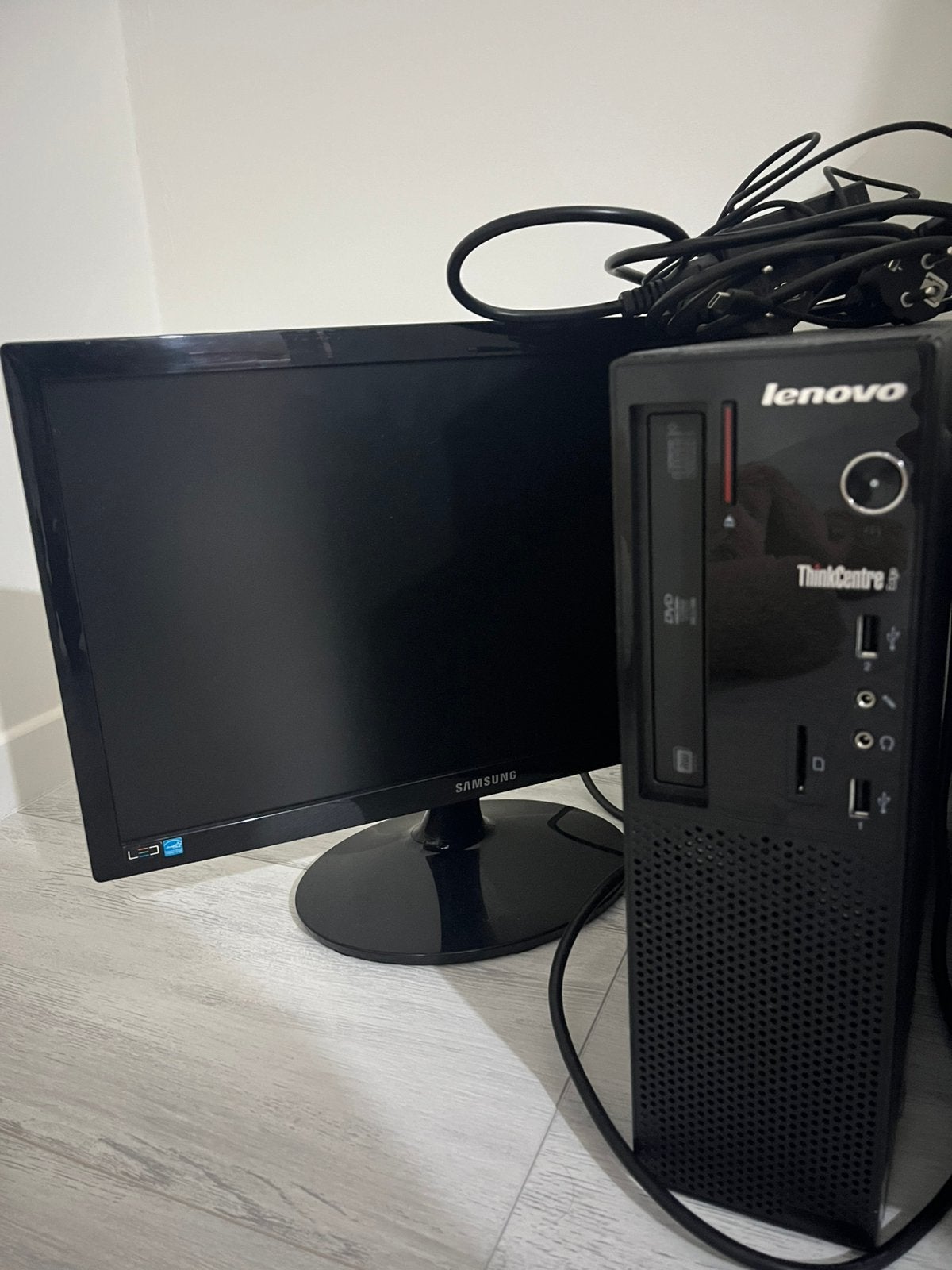 (Ensemble)Ordinateur Lenovo ThinkCentre et écran 19 Samsung, Informatique & Logiciels, HDD, Enlèvement, Utilisé, Inconnu