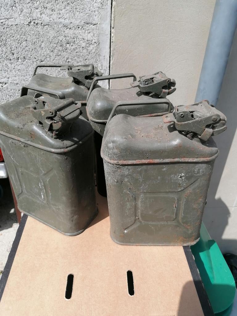 Metalen jerrycan van 5 liter, Ophalen