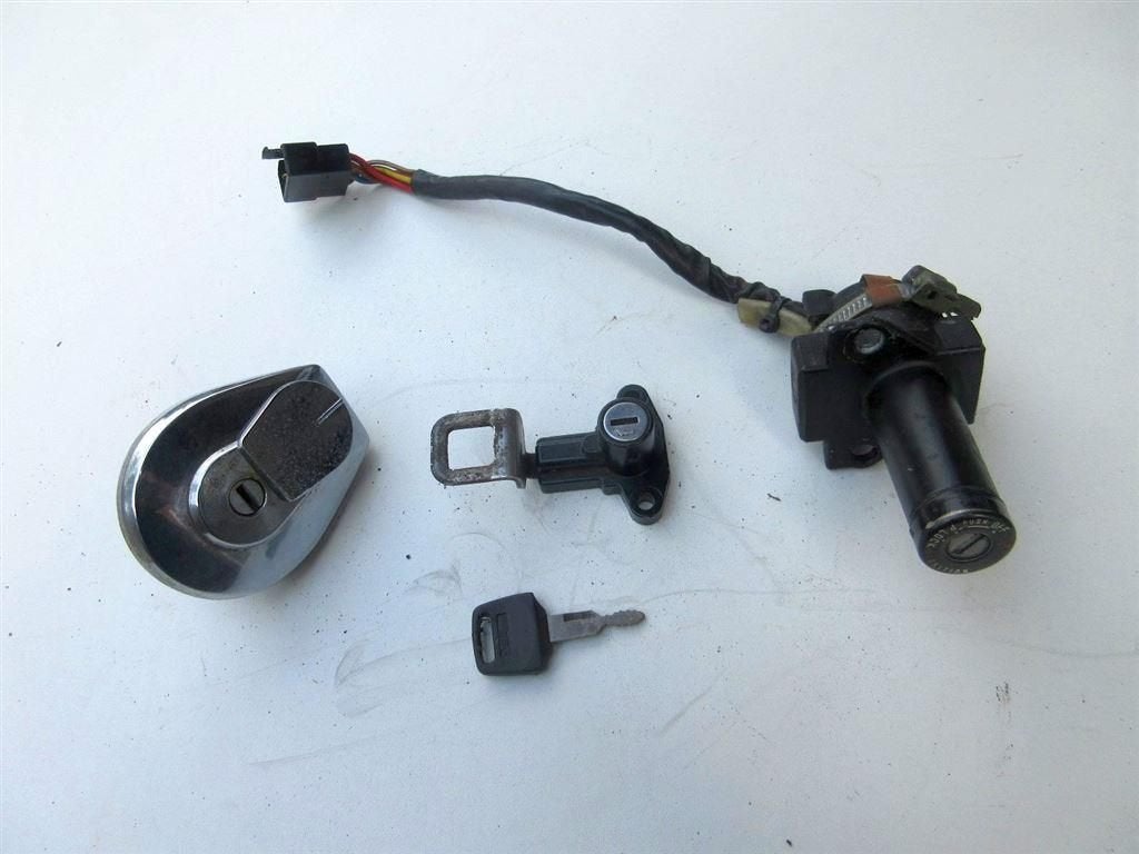 Honda VF500 slotenset Magna VF 500 contactslot tankdop PC13, Enlèvement ou Envoi, Utilisé