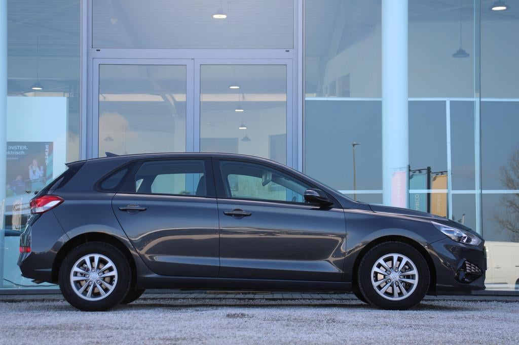 Hyundai i30 1.0T MHEV Twist 120 PK MT6 *CAM*APPLE/ANDROID*, Stof, Gebruikt, 120 pk, Bedrijf